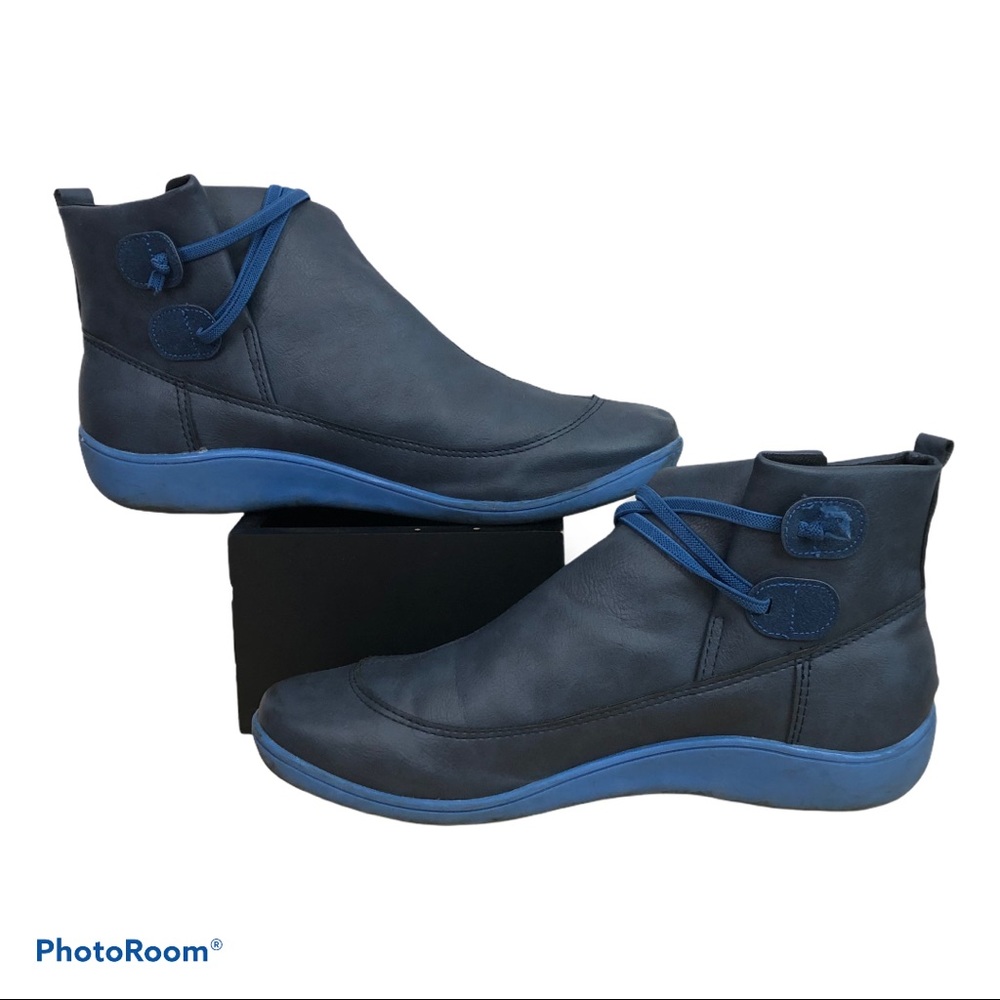 Navy cross strap pull on lightweight ankle boots